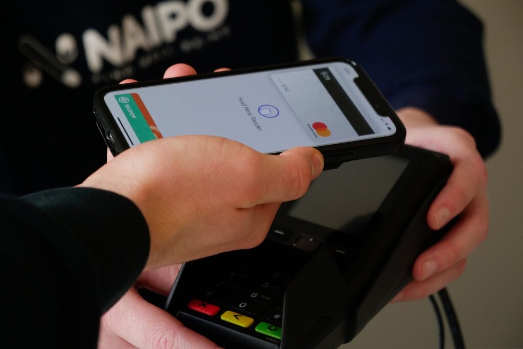 Contactless payment with a phone can make cashless effect even more powerful